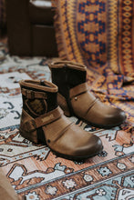 Φόρτωση εικόνας στο εργαλείο προβολής Συλλογής, Κομψές παραδοσιακές ανδρικές μπότες
