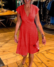 Φόρτωση εικόνας στο εργαλείο προβολής Συλλογής, Κοντομάνικο φόρεμα με πουά και λαιμόκοψη σε V
