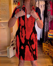 Φόρτωση εικόνας στο εργαλείο προβολής Συλλογής, Κοντομάνικο φόρεμα με στάμπα με πέτο
