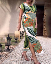 Φόρτωση εικόνας στο εργαλείο προβολής Συλλογής, Φόρεμα με σκίσιμο και κοντό μανίκι με στάμπα φύλλου
