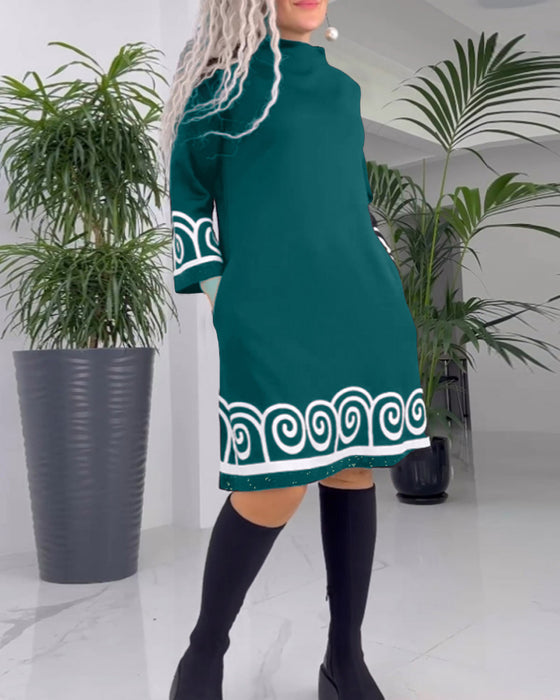 Μακρυμάνικο φόρεμα με κυματιστό σχέδιο